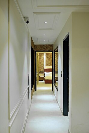 Deluxe Double Room, Balcony, City View - Homestaybycafe9 (Amritsar)