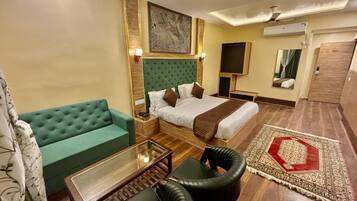 Deluxe Room, City View | Desk, free WiFi, bed sheets