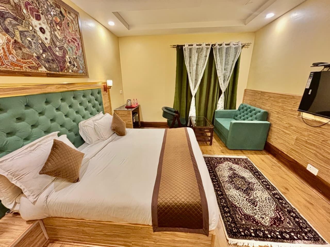 Desk, free WiFi, bed sheets
