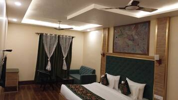 Desk, free WiFi, bed sheets