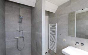 Shower, hair dryer - Horizon 95 Comfortable villa with boxspring on vacation park (Renesse)
