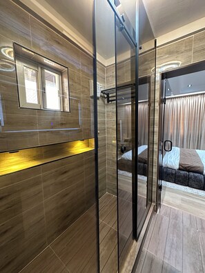 Apartment, 3 Schlafzimmer, Balkon, Blick auf den Innenhof