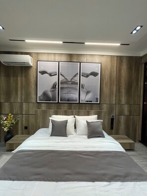 Laptop workspace, soundproofing, iron/ironing board, free WiFi - Goldvika  (Abuja)