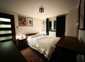3 bedrooms, iron/ironing board, WiFi, bed sheets - Cozy 3 Bedroom Apartment in Whitechapel, East London (London)