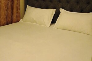 2 bedrooms, iron/ironing board, WiFi, bed sheets - Hawi Nest Homes Elgon Apartment | Cozy Family Stay Near KU & TRM (Ruiru)