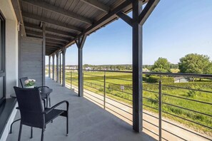 Terrace/patio - Two-level Apartment | Pool, Parking, Close to the Beach (Rewal)