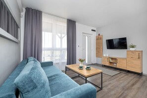 TV, offices - Two-level Apartment | Pool, Parking, Close to the Beach (Rewal)