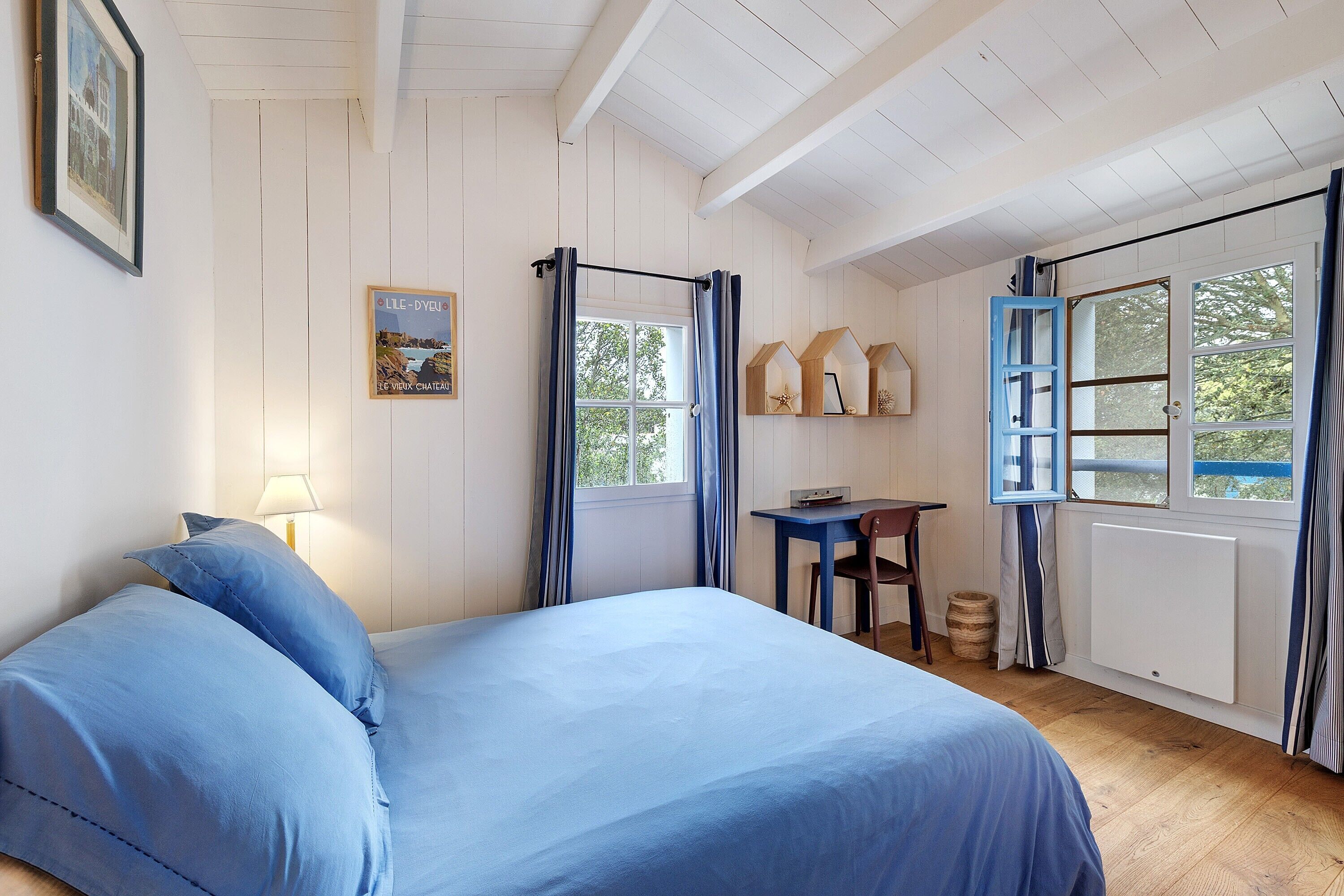 5 chambres, fer et planche à repasser, Wi-Fi, draps fournis