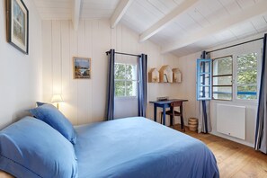 5 slaapkamers, een strijkplank/strijkijzer, wifi, beddengoed