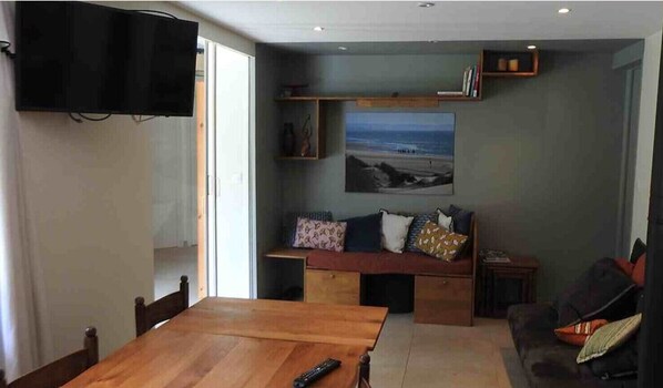 TV, fireplace - House on the edge of the Domaine du Marquenterre (Saint-Quentin-en-Tourmont)