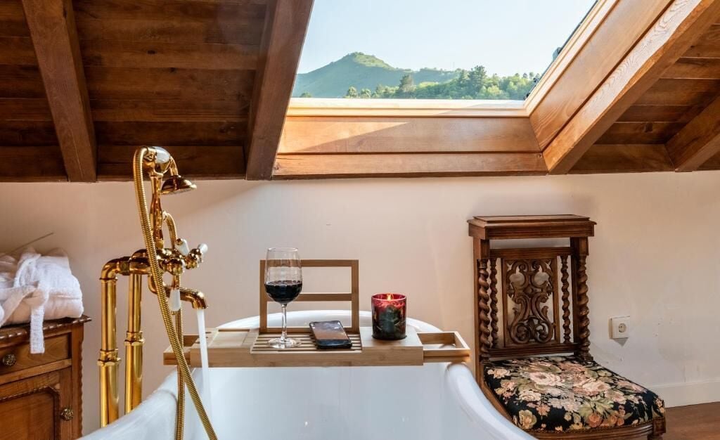 Apartamento superior, 3 habitaciones, vistas a la montaña | Interior