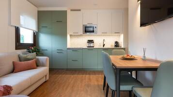 Căn hộ, quang cảnh hồ bơi | Nội thất