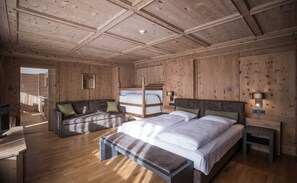 1 bedroom, WiFi, bed sheets - Apartment 'Stube' with Mountain View, Balcony and Wi-Fi (Campo Tures)