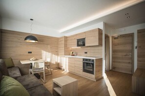 Interior - Apartment 'Stube' with Mountain View, Balcony and Wi-Fi (Campo Tures)