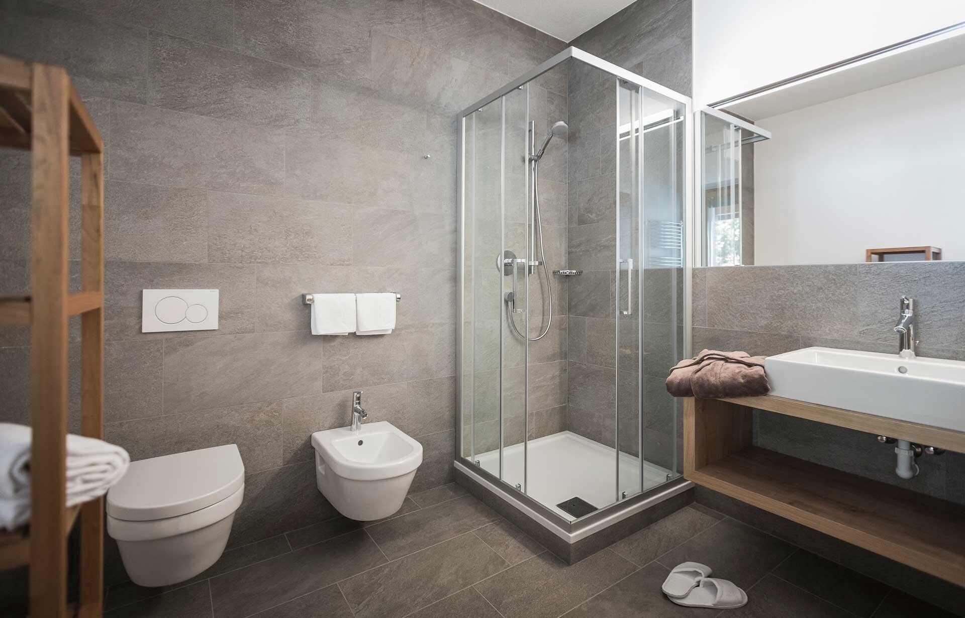 Doccia, asciugacapelli, asciugamani