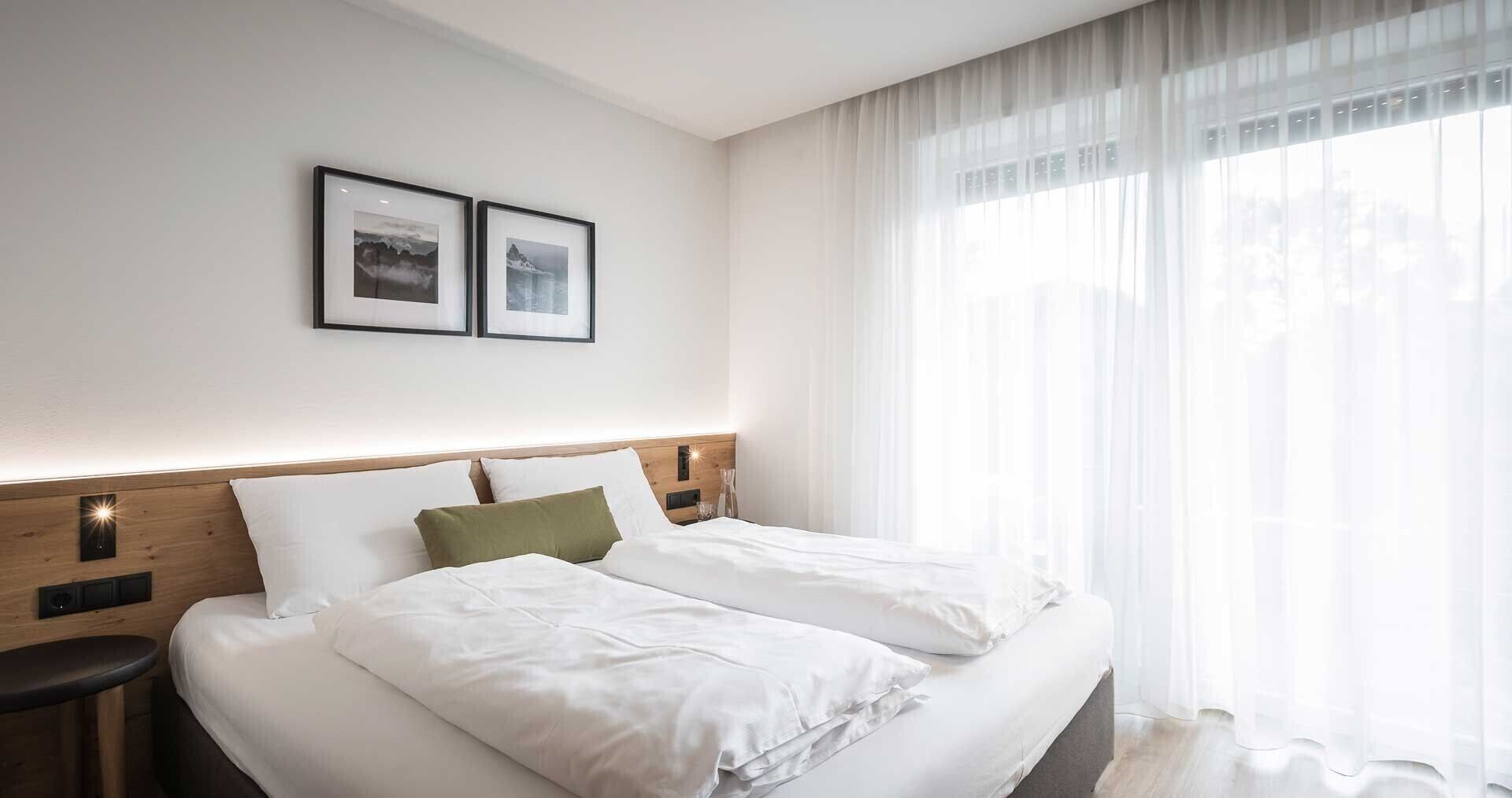 WiFi, bed sheets