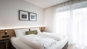 WiFi, bed sheets
