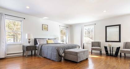 Spacious Easton 2BR Townhouse with Big Yard