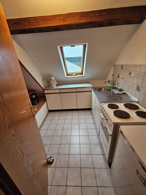 Private kitchen - Cozy apartment with lake view in Constance, Litzelstetten, family-friendly (Konstanz)