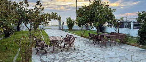 Ferienhaus, 3 Schlafzimmer, Kamin, Meerblick | Speisen im Freien