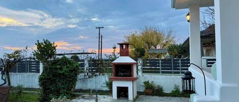 House, 3 Bedrooms, Fireplace, Ocean View | Terrace/patio
