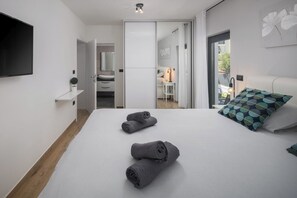 4 bedrooms, iron/ironing board, WiFi, bed sheets - Villa for 8 people near the beach (Banjole)
