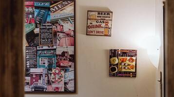 Leilighet – deluxe, bakgårdsutsikt | Spiseområde