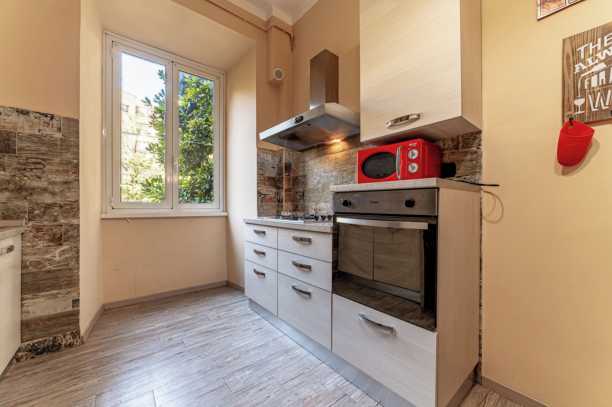 Deluxe Apartment, Courtyard View | Private kitchen