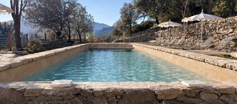 Charming house with swimming pool close to beaches and rivers 