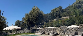Charming house with swimming pool close to beaches and rivers