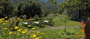 Charming house with swimming pool close to beaches and rivers 