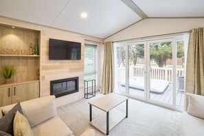 TV, offices - Host & Stay | Jasmine Lodge (Pocklington)