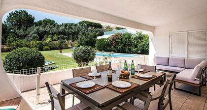 Villa Joya in Loule With 4 Bedrooms and 4 Bathrooms