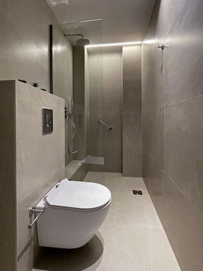 Bathroom - Local Suite 2 (Nea Moudania)