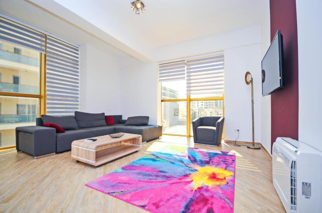 패밀리 아파트 | 거실 공간