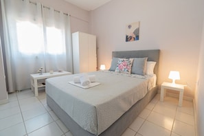 1 bedroom, iron/ironing board, WiFi, bed sheets - Avra Studio by RentalsPro - Hanioti (Chaniotis)