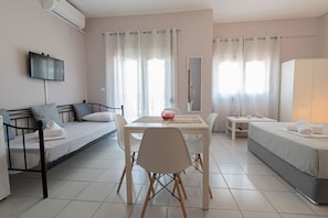 Dining - Avra Studio by RentalsPro - Hanioti (Chaniotis)