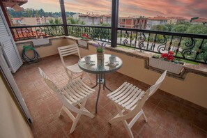 Outdoor dining - Azure Bay Villa by RentalsPro (Neos Marmaras)