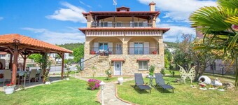 Azure Bay Villa by RentalsPro