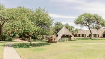 المنطقة المحيطة بالمنشأة