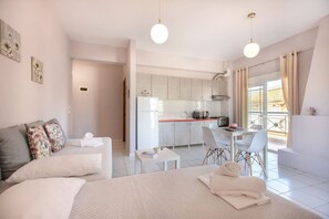 Interior - Avra Apartment by RentalsPro (Chaniotis)