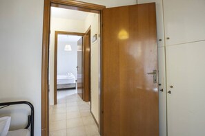 2 bedrooms, iron/ironing board, WiFi, bed sheets - Eria Home by RentalsPro - Trikorfo Halkidiki (Gerakini)