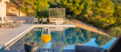 Villa (Five Bedroom Villa with the Pool) | Pool