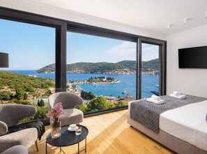 Villa (Five Bedroom Villa with the Pool)