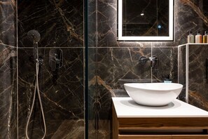 Hair dryer, towels - Azzurro e Verde Deluxe Suite 4 (Nea Potidaia)