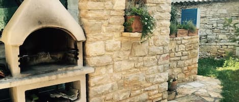 Apartment (Two Bedroom Apartment with Terrace an) | BBQ/picnic Area