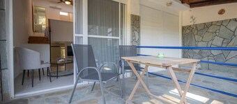 GreenWood Maisonette by RentalsPro  - Fourka Beach