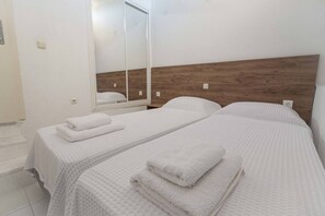 2 bedrooms, iron/ironing board, WiFi, bed sheets - GreenWood Maisonette by RentalsPro  - Fourka Beach (Kassandreia)