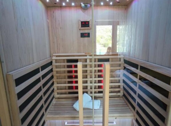 Villa (Three Bedroom Villa with Swimming Poo) | Steam room