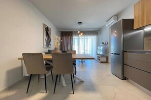 Dining - Athenean Oasis In Ellinikon-D3 (Elliniko)